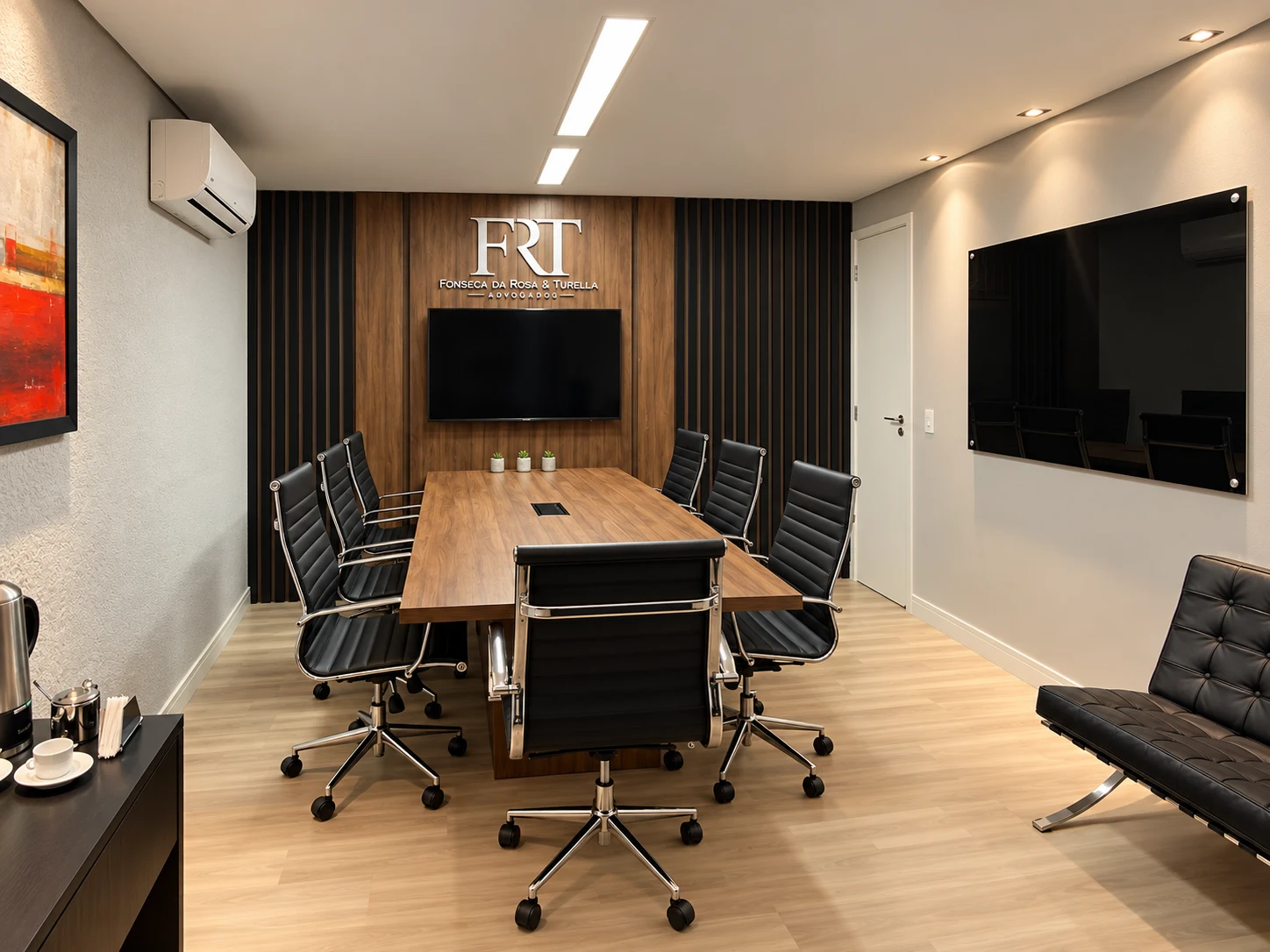 Sala de reuniões da FRT Advogados